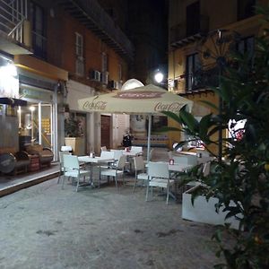 Camera familiare con letto queen size